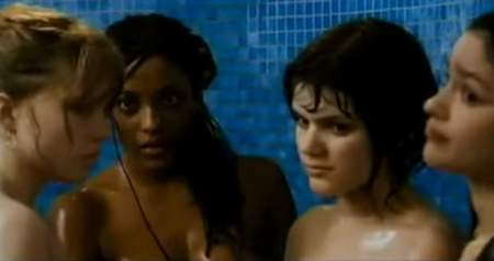 Soko as Manon in Mes Copines