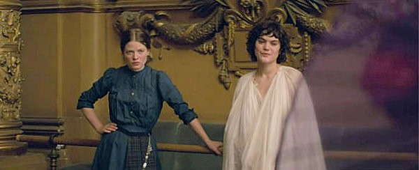 soko-the-dancer-10